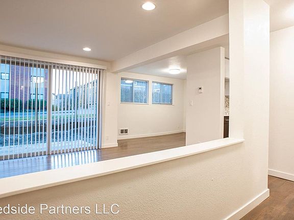 3rd image of 2122 E Jefferson St #5