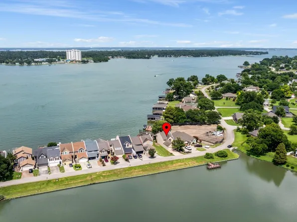 1130 Lake View Dr, Montgomery, TX 77356