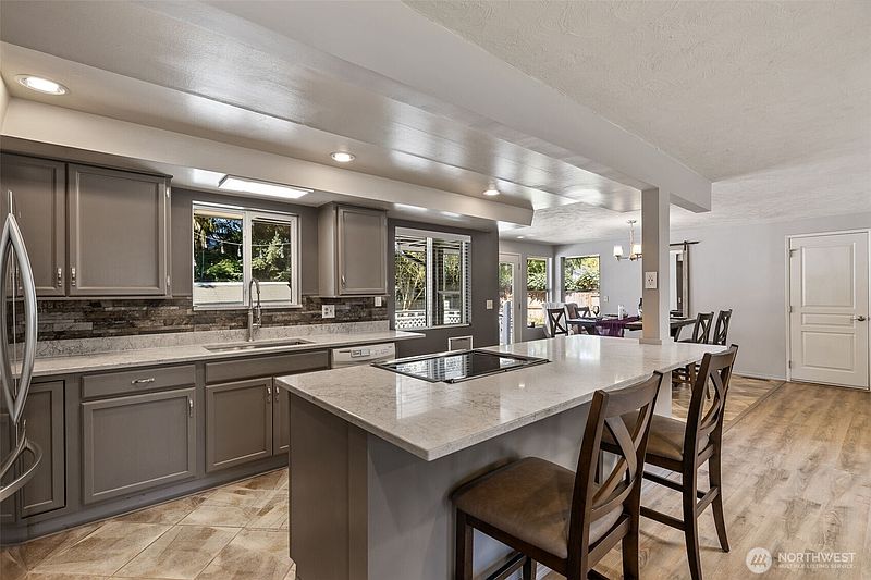 4th image of 14225 104th Avenue NE