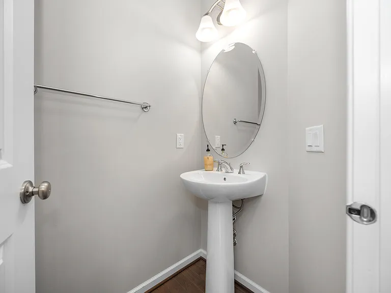 2794 Ashcombe Dr — Photo 9