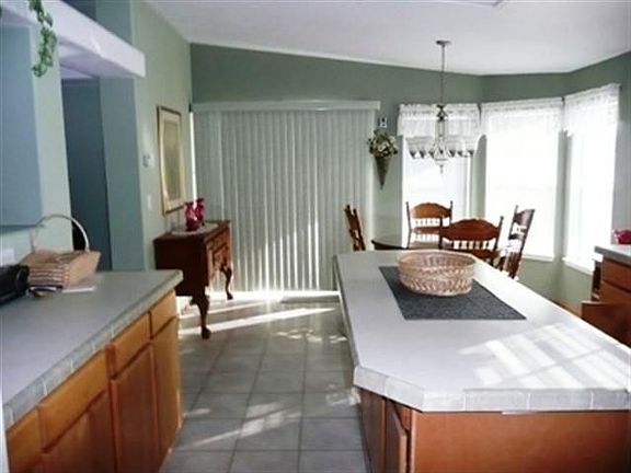 4th image of 925 Sunrise Dr