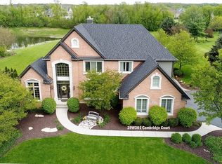 39W301 Cambridge Ct, St Charles, IL 60175