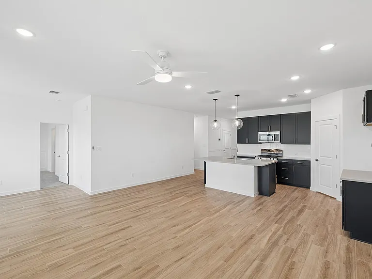 556 Day Station Dr — Photo 12