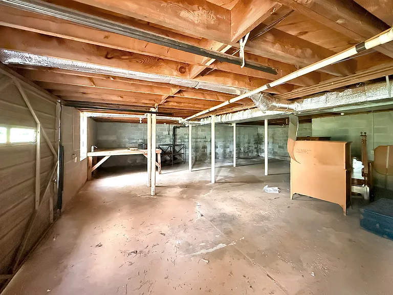 1595 Tulip Ln — Photo 17