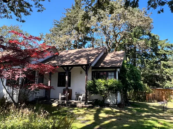4110 Cedar Hill Rd #1, Saanich, BC V8N 3C4