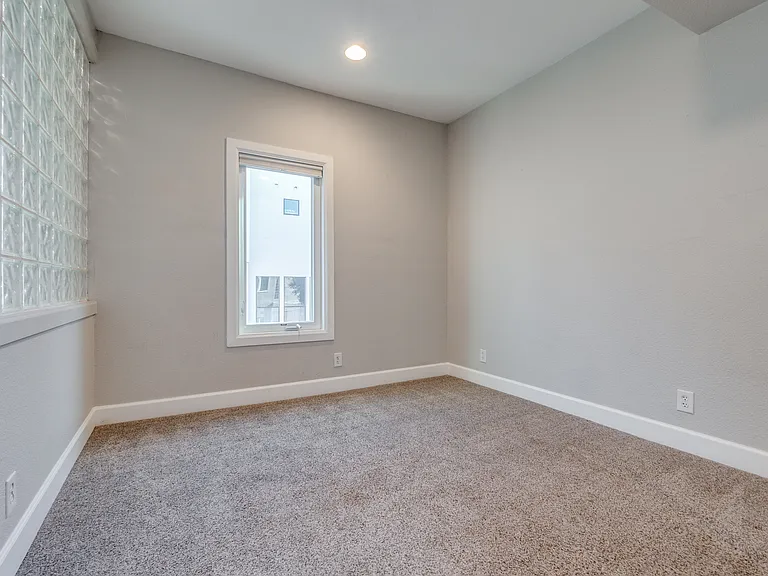 4040 Avondale Ave #402 — Photo 16