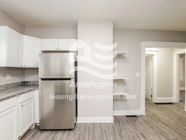 1457702_008_kitchen_8.jpg