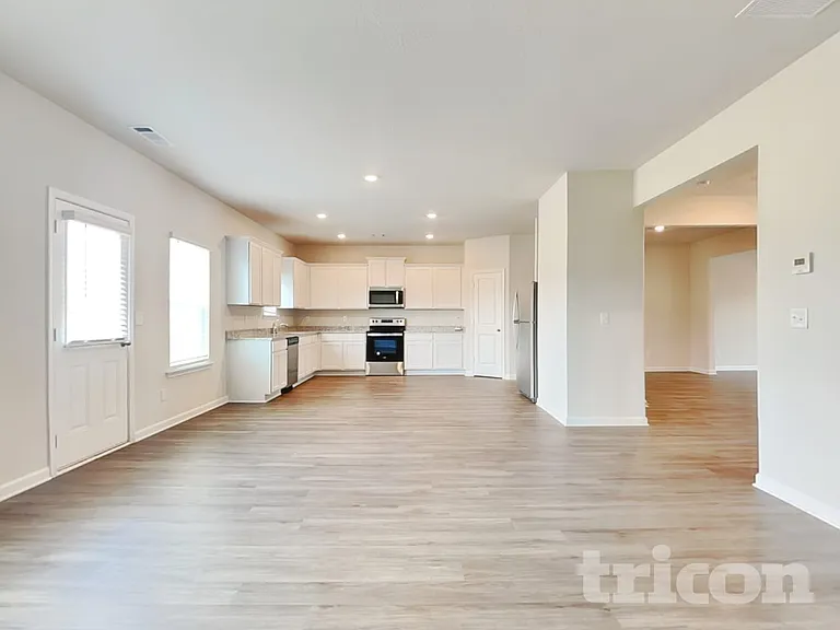 1251 Fendt Dr — Photo 4