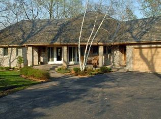 6929 Moccasin Valley Rd, Edina, MN 55439