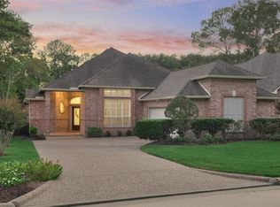 185 Monterrey Rd E, Montgomery, TX 77356