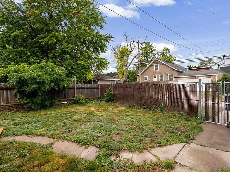 1217 West Blvd — Photo 5