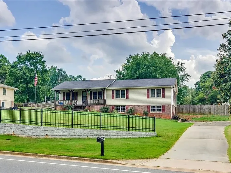 5475 Burnt Hickory Rd NW — Photo 2