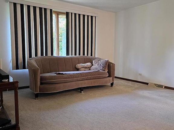 4th image of 1118 Moorland Ave