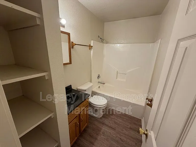 1106 Williams Ave #D — Photo 17