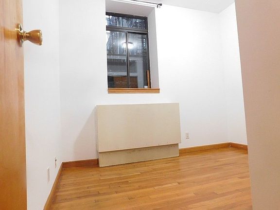 5th image of 457 W 46th St #1R