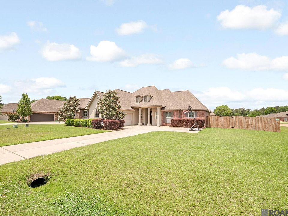 1st image of 20211 Long Lake Dr
