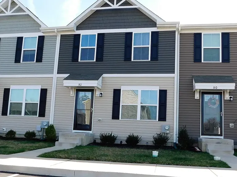 82 Azalea Cir — Photo 1