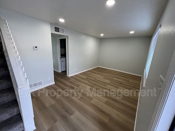 3rd image of 6012 Calle Nueve NW