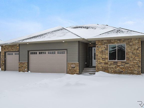 2nd image of 2235 E Stone Pointe Cir