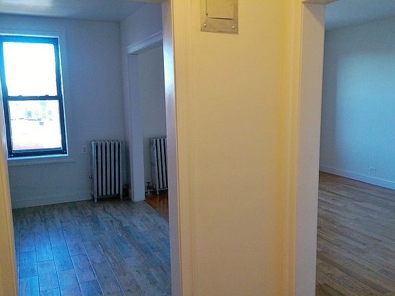 5th image of 10802 72nd Ave APT C6