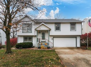 1204 Challis Dr, Bloomington, IL