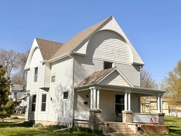 811 5th St, Fairbury, NE 68352