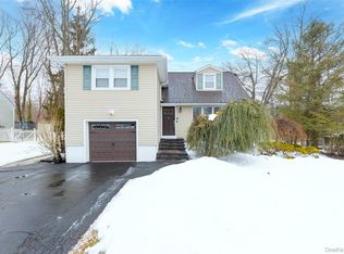 270 Cottage Rd, Valley Cottage, NY 10989
