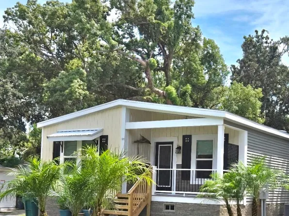 121 12th St, Holly Hill, FL 32117