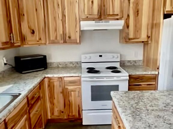 5th image of 504 Oaklawn Ave