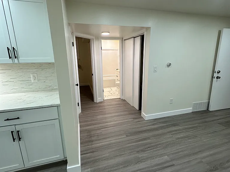 416-422 Boston St #B — Photo 4