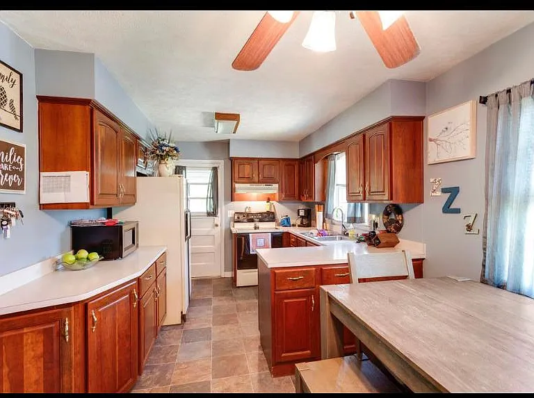 1724 N Meadow Rd — Photo 6