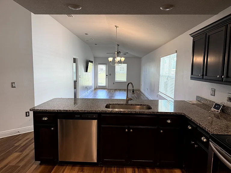 1333 Fairchild St — Photo 10