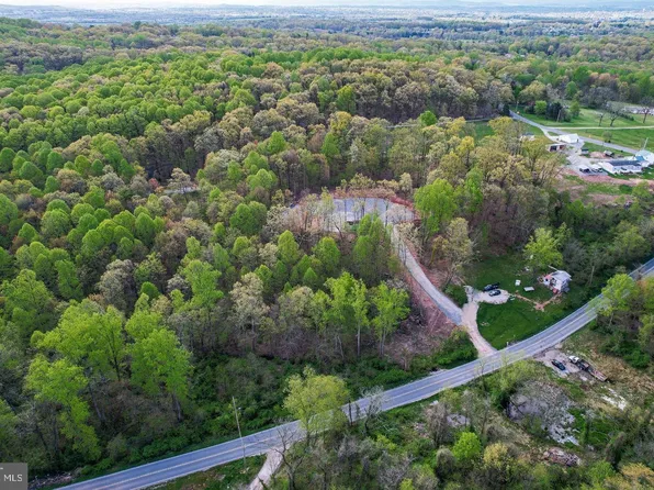 5195 Bull Rd, Dover, PA 17315