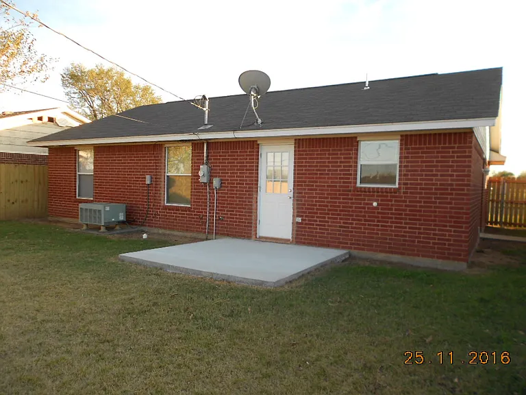 1207 SW Tennessee Ave — Photo 11