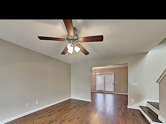 3rd image of 916 Coolidge Ct
