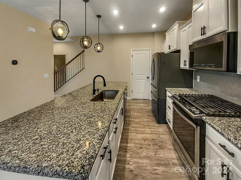 11052 Chalkbark Ln — Photo 8