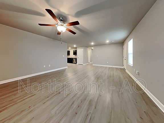 2nd image of 102 SW Marigold St
