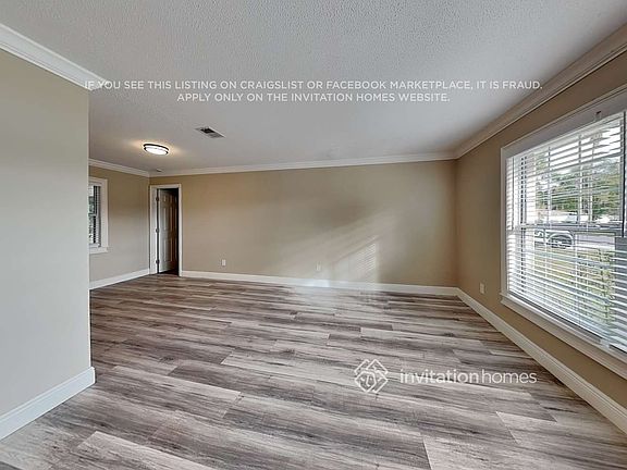 3rd image of 1557 Nottingham Dr