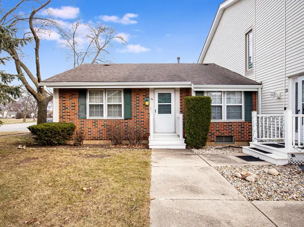213 Amherst Ct Unit A, Bloomingdale, IL 60108