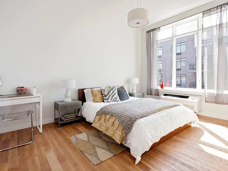 182 15th St #3C — Photo 2