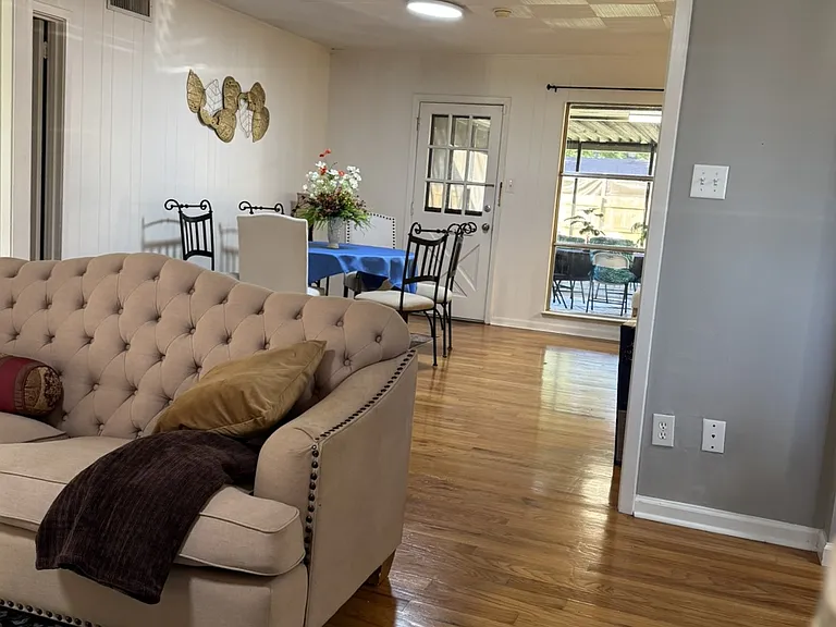 214 Sunny Ln — Photo 16