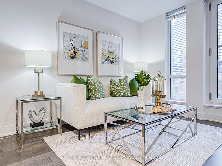 955 Bay St #310 — Photo 16
