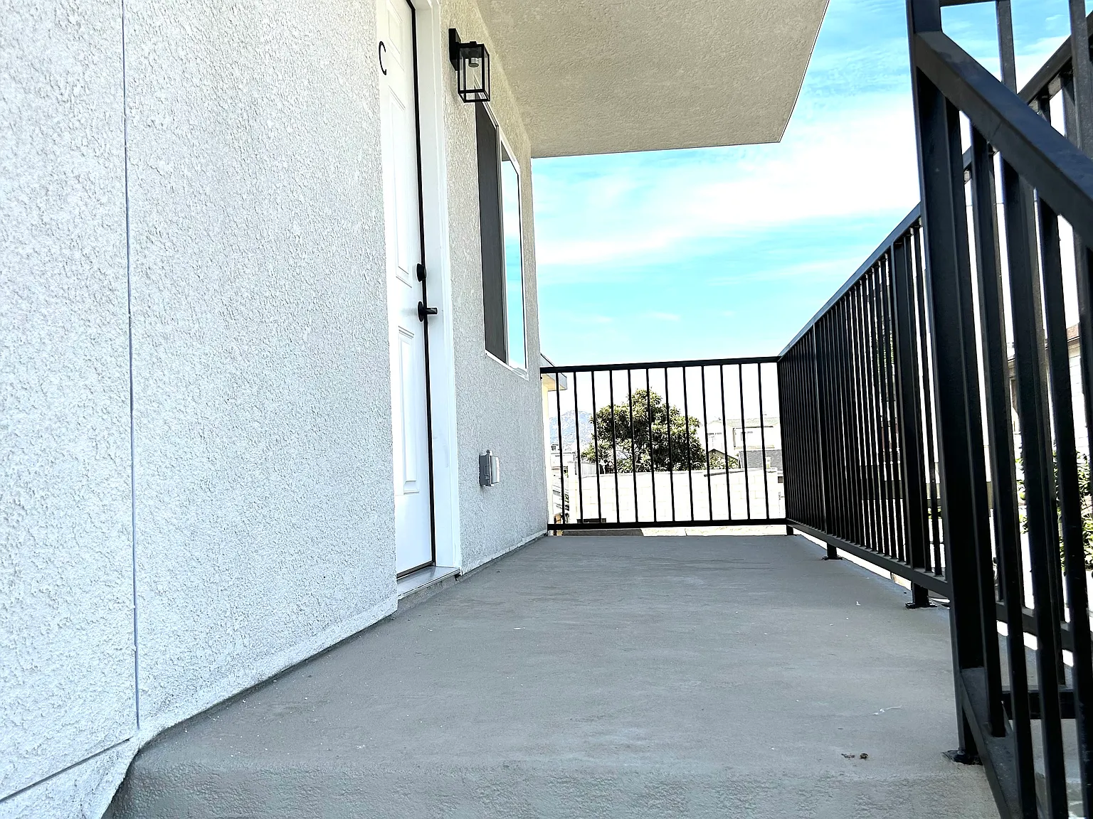 2 bed, 800 sqft, $3,200 — Photo 2
