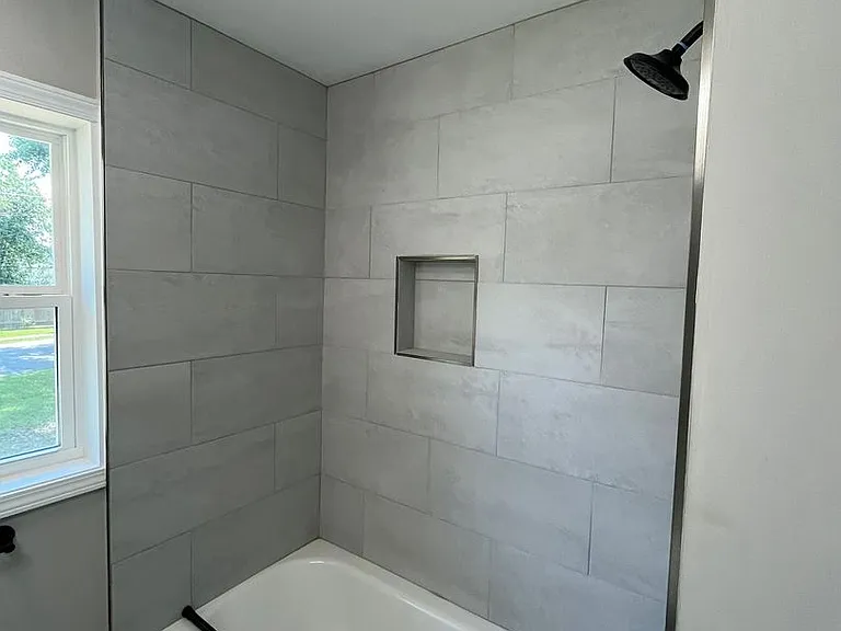 2102 Somerset Ave — Photo 4