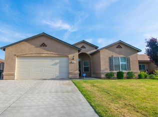 319 Derbyshire Dr, Bakersfield, CA 93307