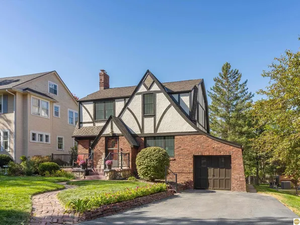 602 S 57th St, Omaha, NE 68106