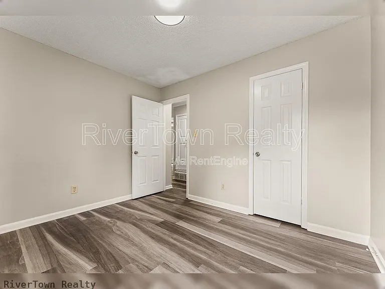 4585 Berrypick Ln S — Photo 4