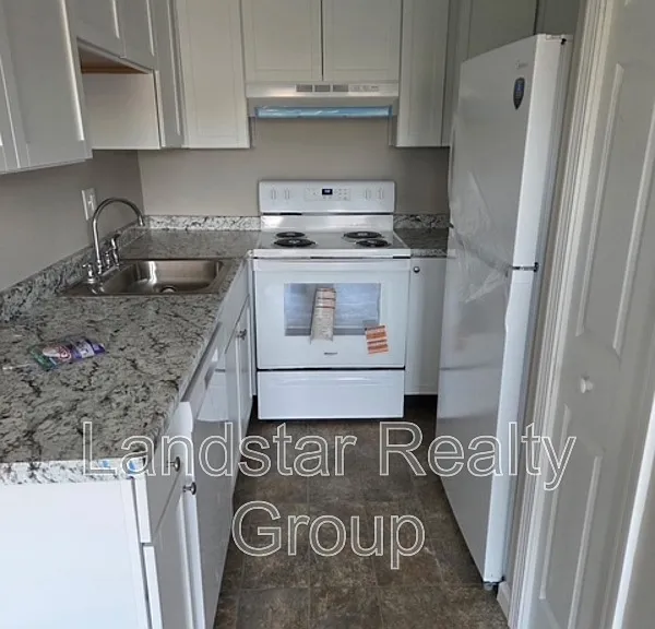 3221 Kemmons Dr #2 — Photo 13