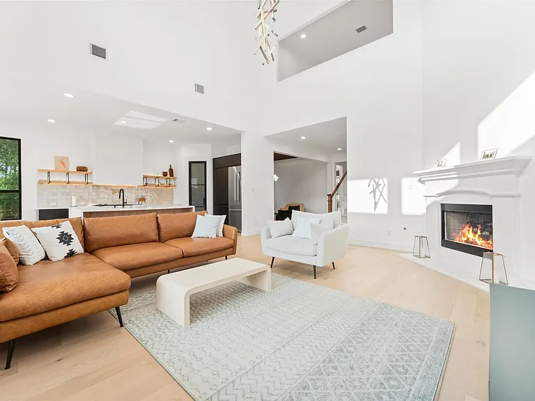 1053 Bat Hawk Ct — Photo 16