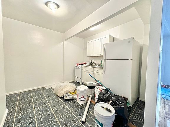 3rd image of 14227 Barclay Ave APT 207